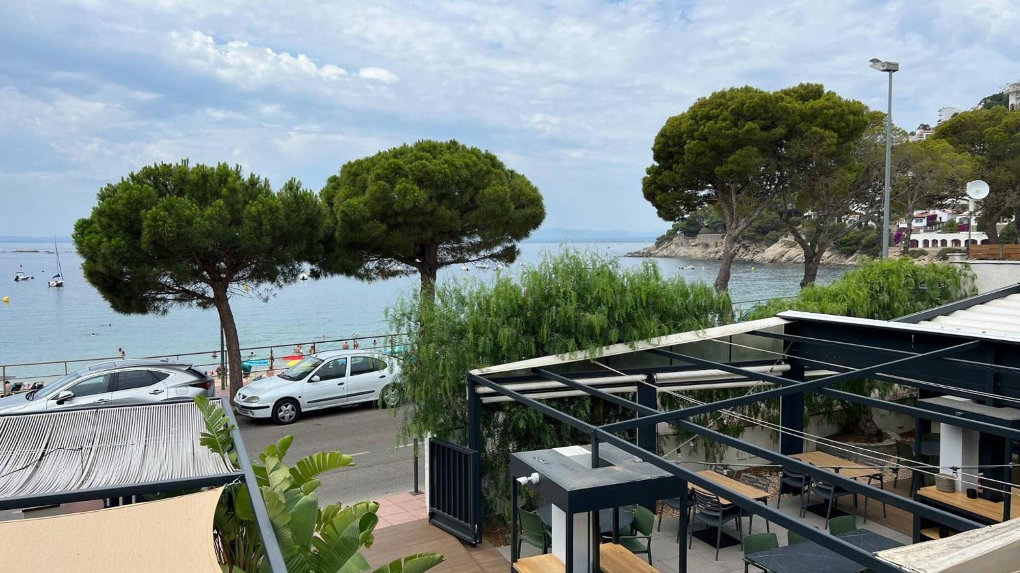 Precioso Apartamento Moderno En Primera Linea Del Mar Av-11 Rosas Exterior foto