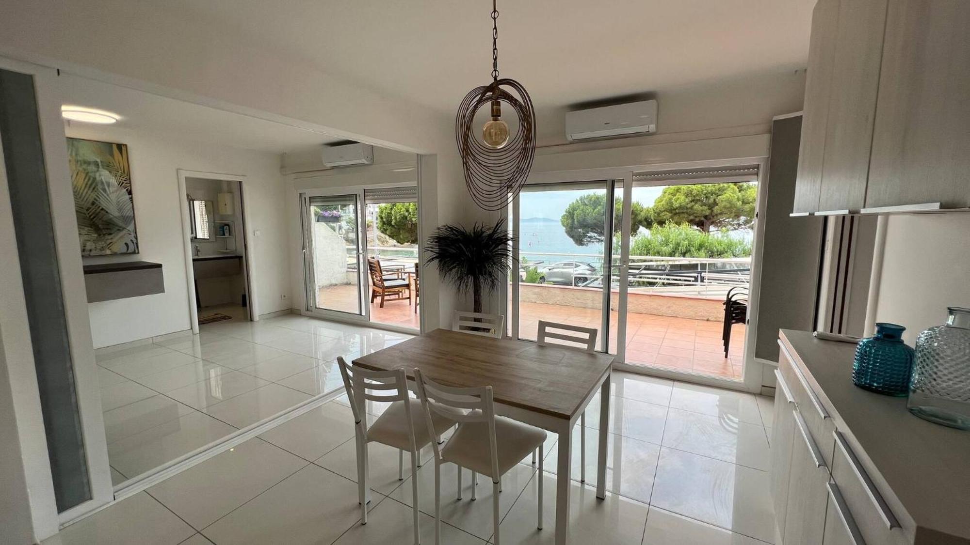Precioso Apartamento Moderno En Primera Linea Del Mar Av-11 Rosas Exterior foto